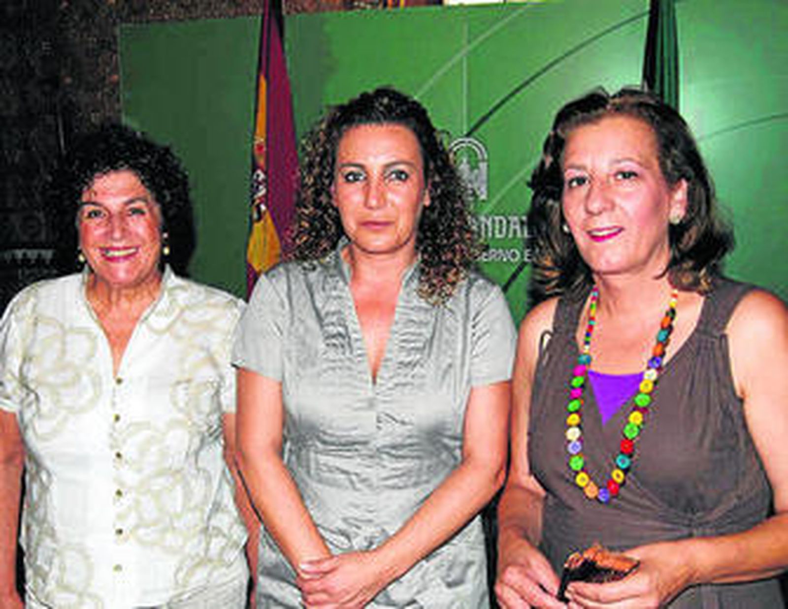 Carmen Caparrós, Águeda Cayuela y Josefina Capel.