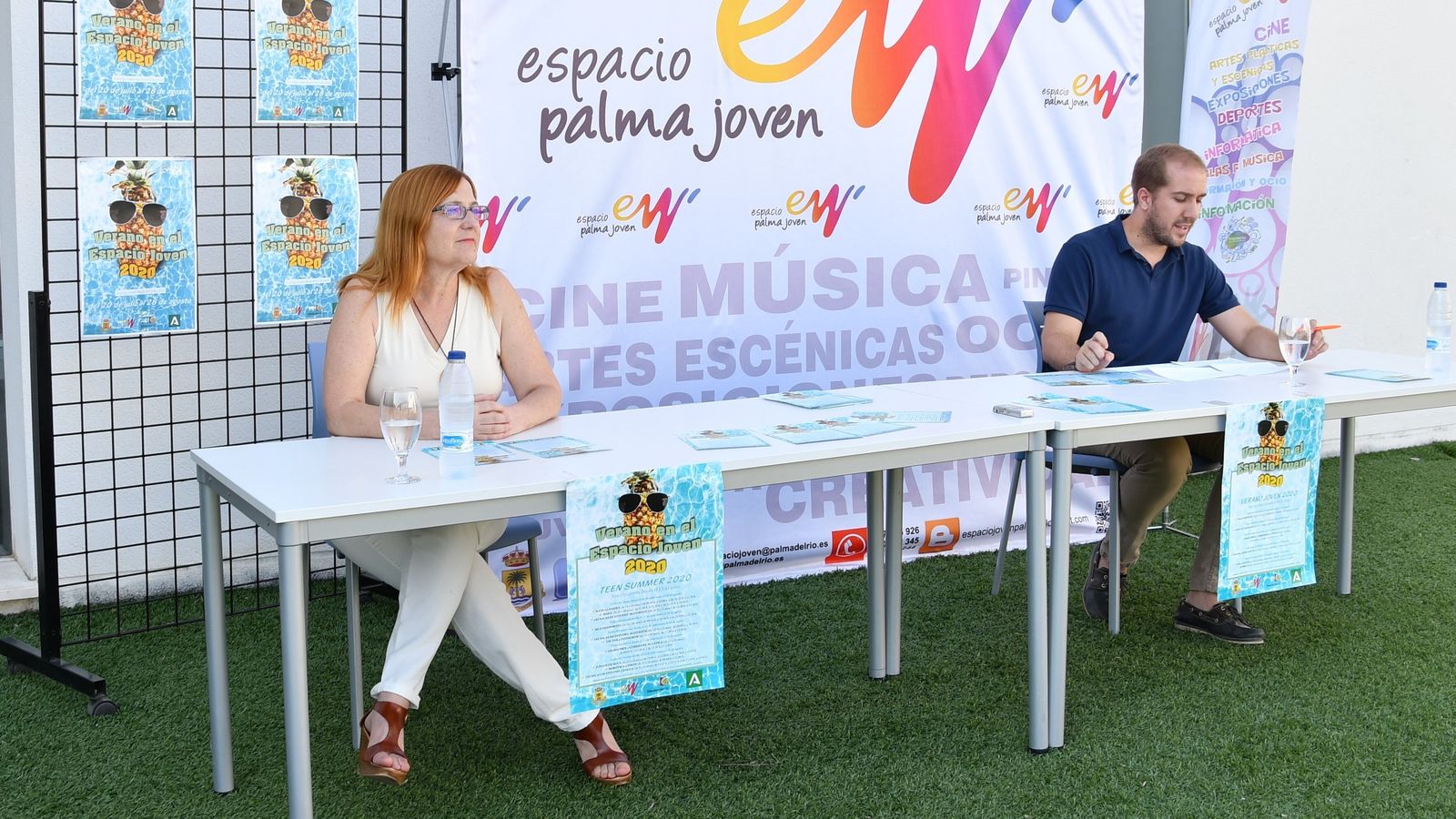 Presentación del programa de actividades de verano para los jóvenes.