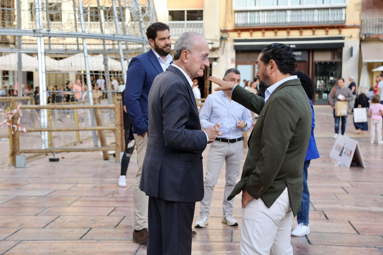 El alcalde De la Torre se anima a jugar con Conchita Martínez en la presentación de la BJKC