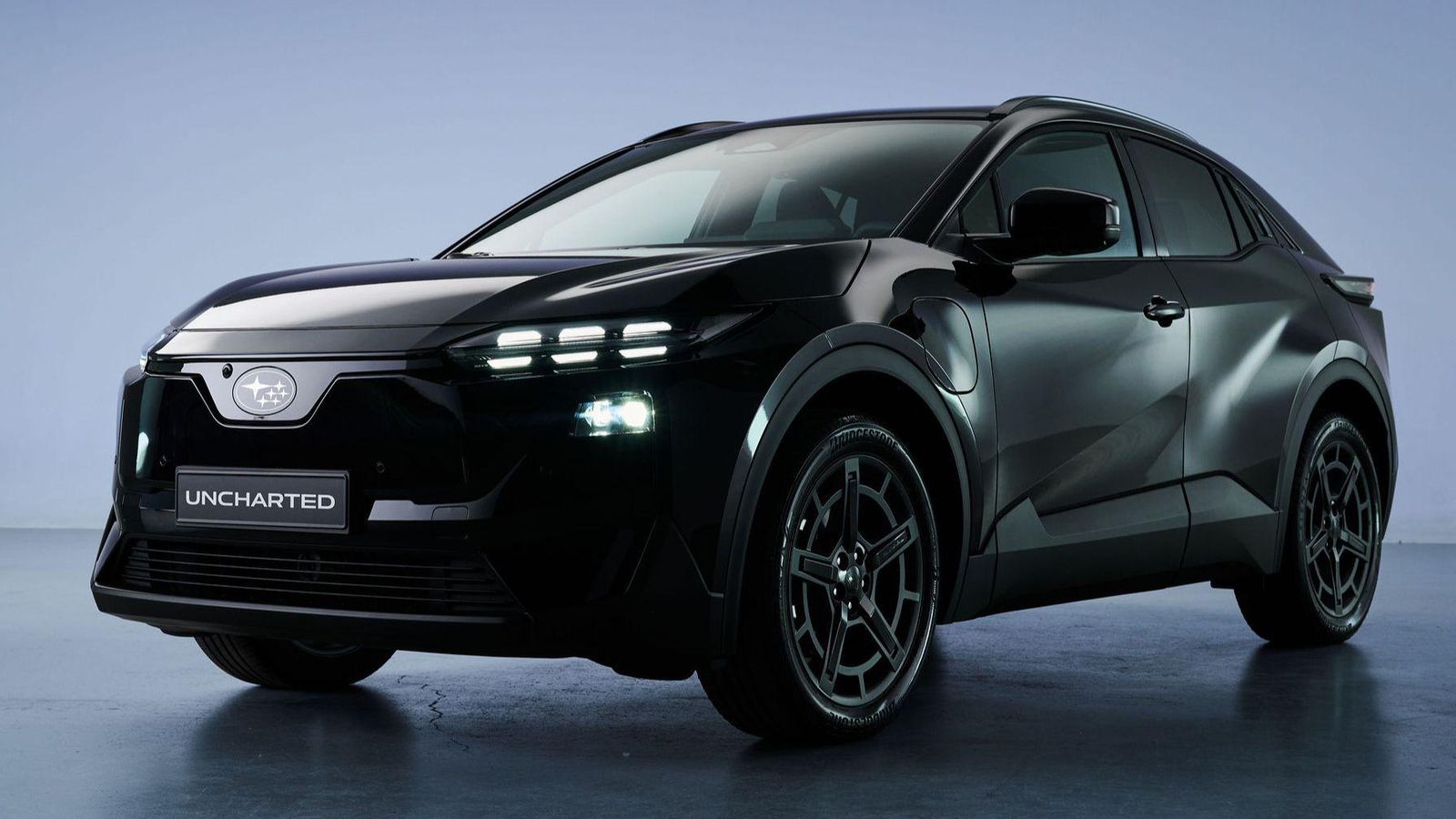 El Uncharted tiene silueta coupé y estará disponible con tracción delantera o total. Será el eléctrico de Subaru más accesible por precio.