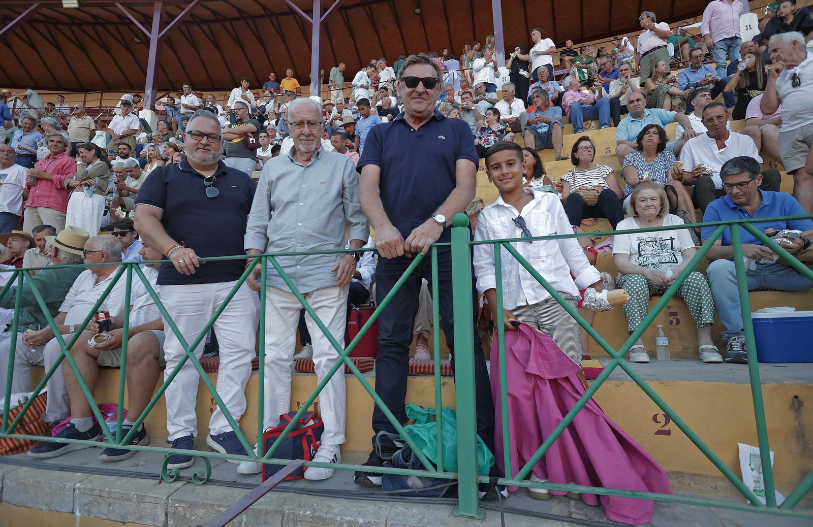 Búscate en la Plaza de Toros 'El Arenal' durante la novilla mixta con picadores del sábado de la Feria de La Línea