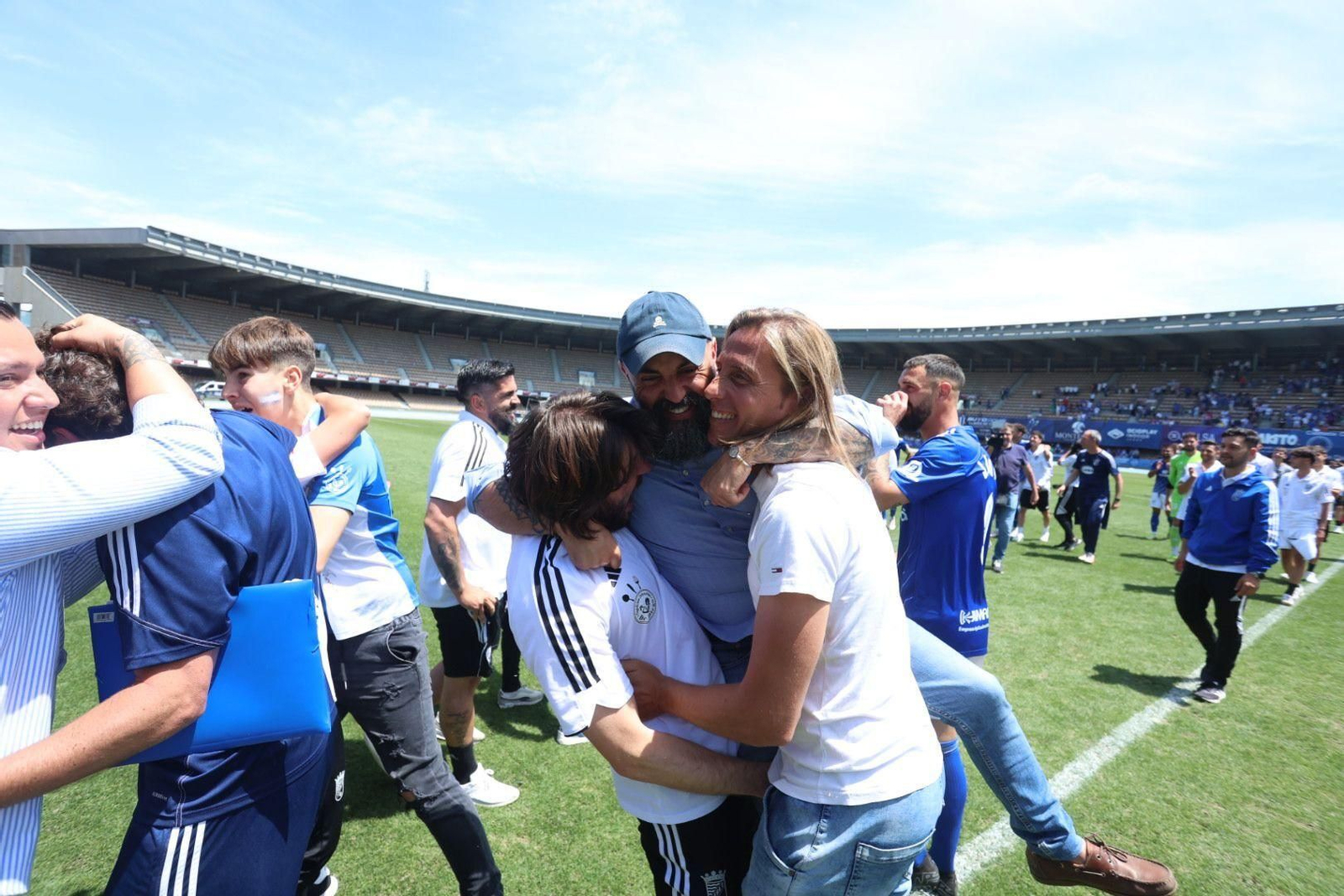 Imágenes de la celebración del Xerez CD del ascenso virtual a Segunda RFEF Imágenes de la celebración del Xerez CD del ascenso virtual a Segunda RFEF