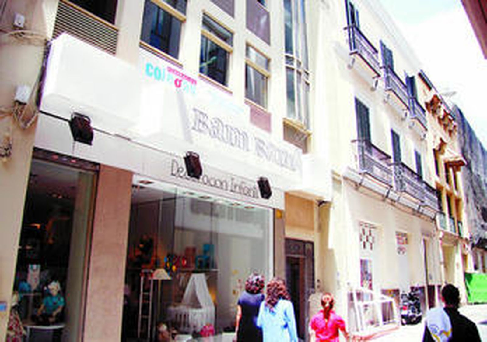 Esta casa fue uno de los primeros trabajos del arquitecto Queraltó.