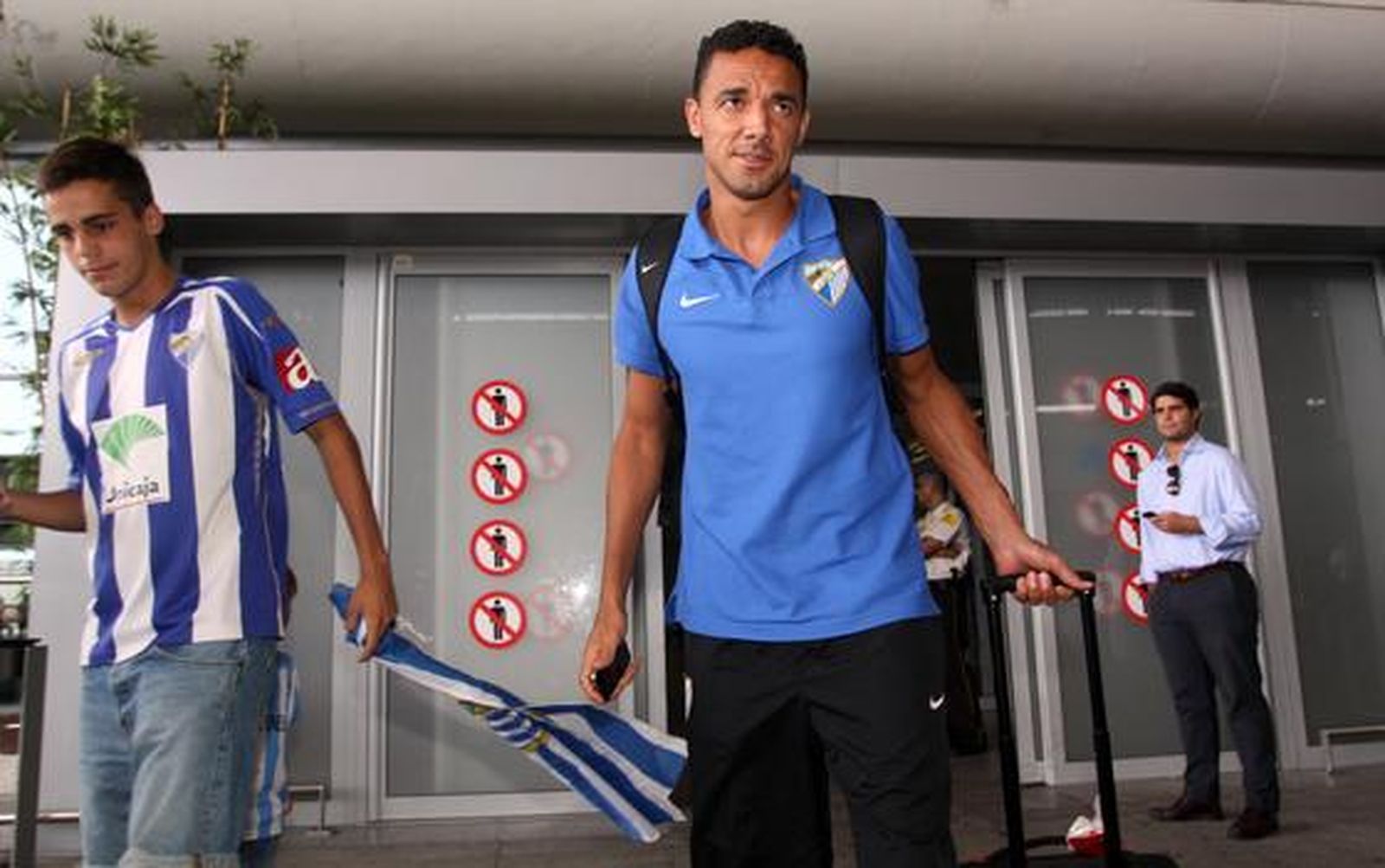 Llegada del club al aeropuerto de Málaga 

Foto: Migue Fernández