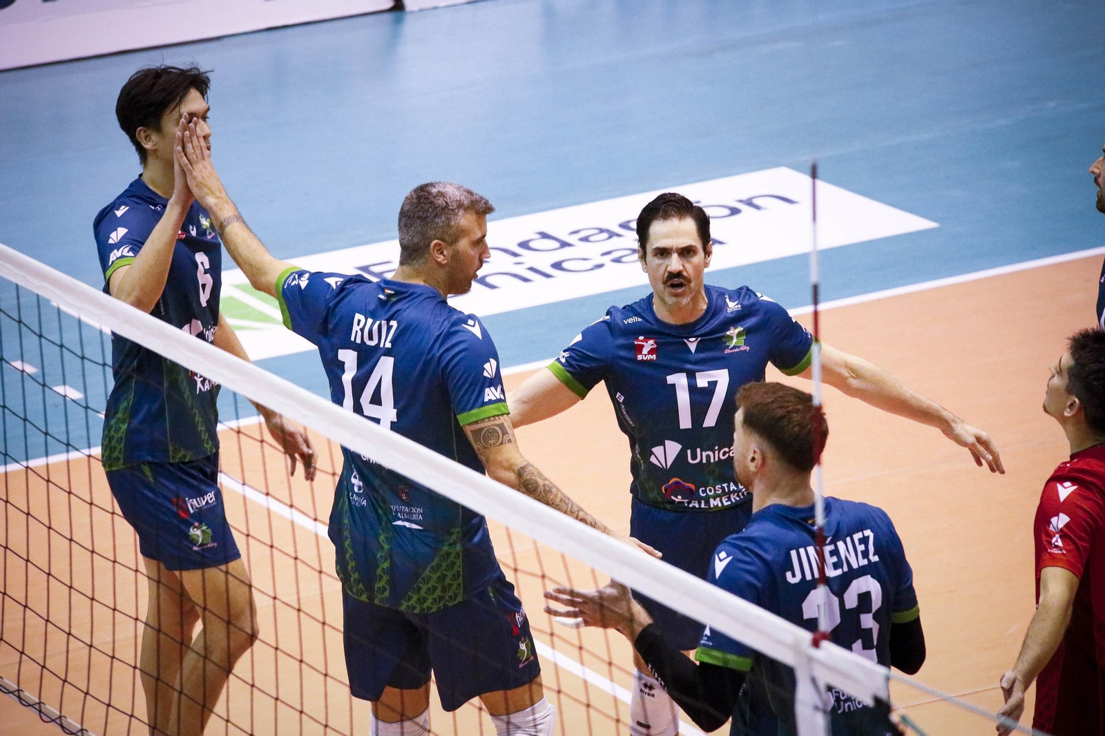 Unicaja Costa de Almería-Arenal Emeve de la Superliga, en imágenes