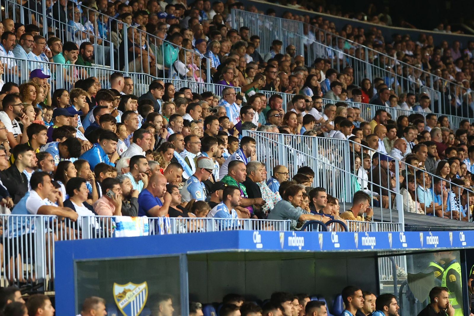 Búscate en las gradas de La Rosaleda durante el Málaga CF-Elche CF