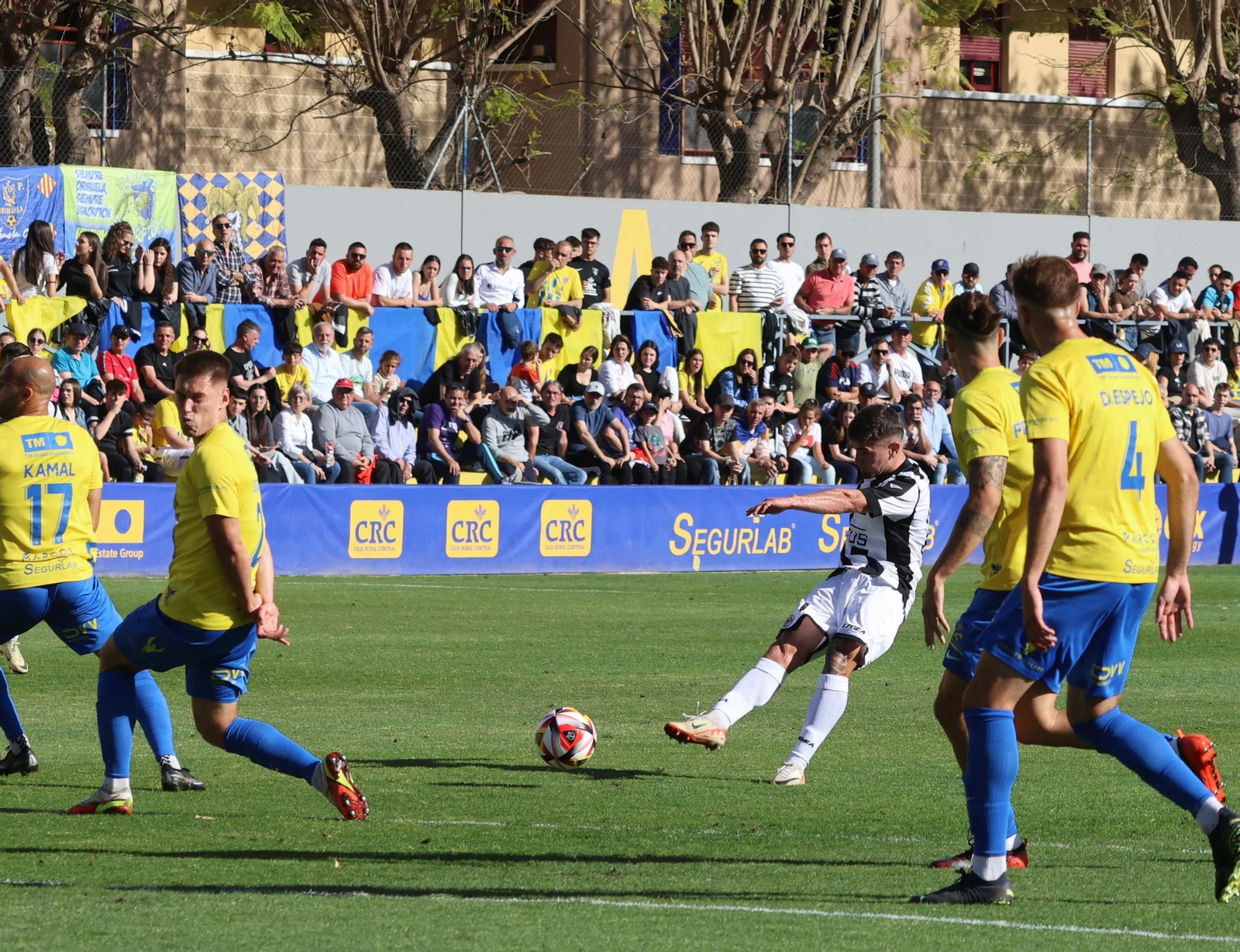 Las fotos del Orihuela-Balona de Segunda Federación (1-2)