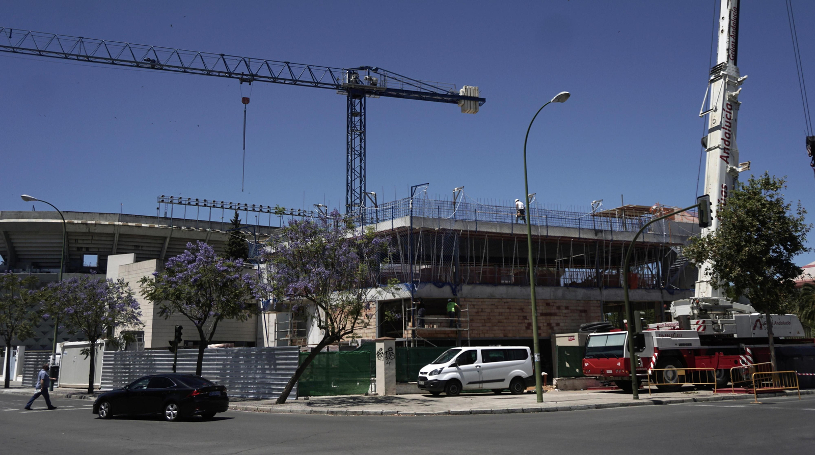 Estado de las obras en la parcela ocupada por un puticlub hasta hace unos años.