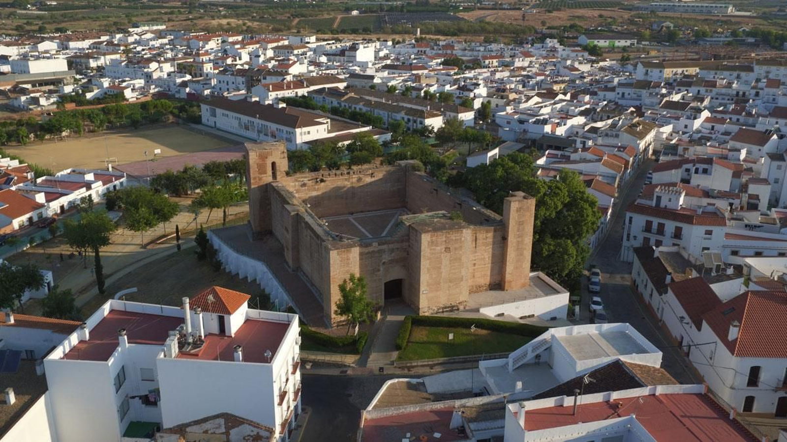 Una bella fortaleza que vigila este pueblo costero onubense