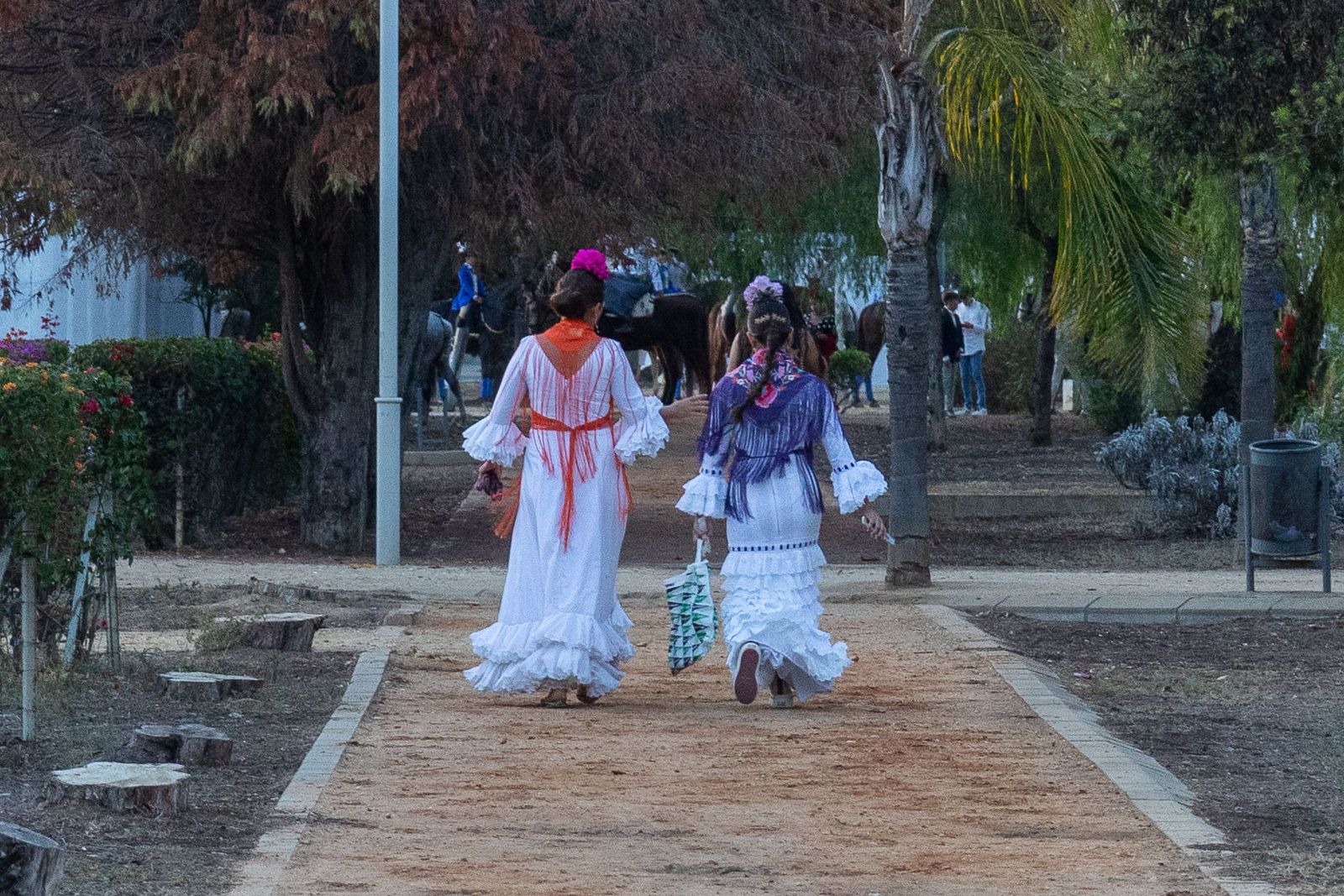 Feria del Caballo 2023: Imágenes del ambiente en la noche del sábado