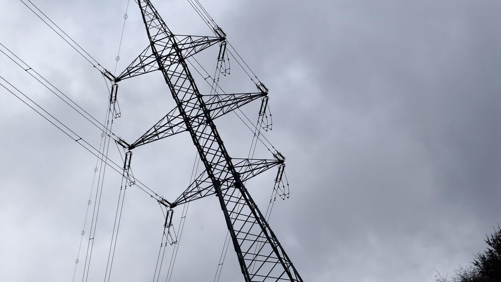 Un tendido eléctrico en el Campo de Gibraltar.