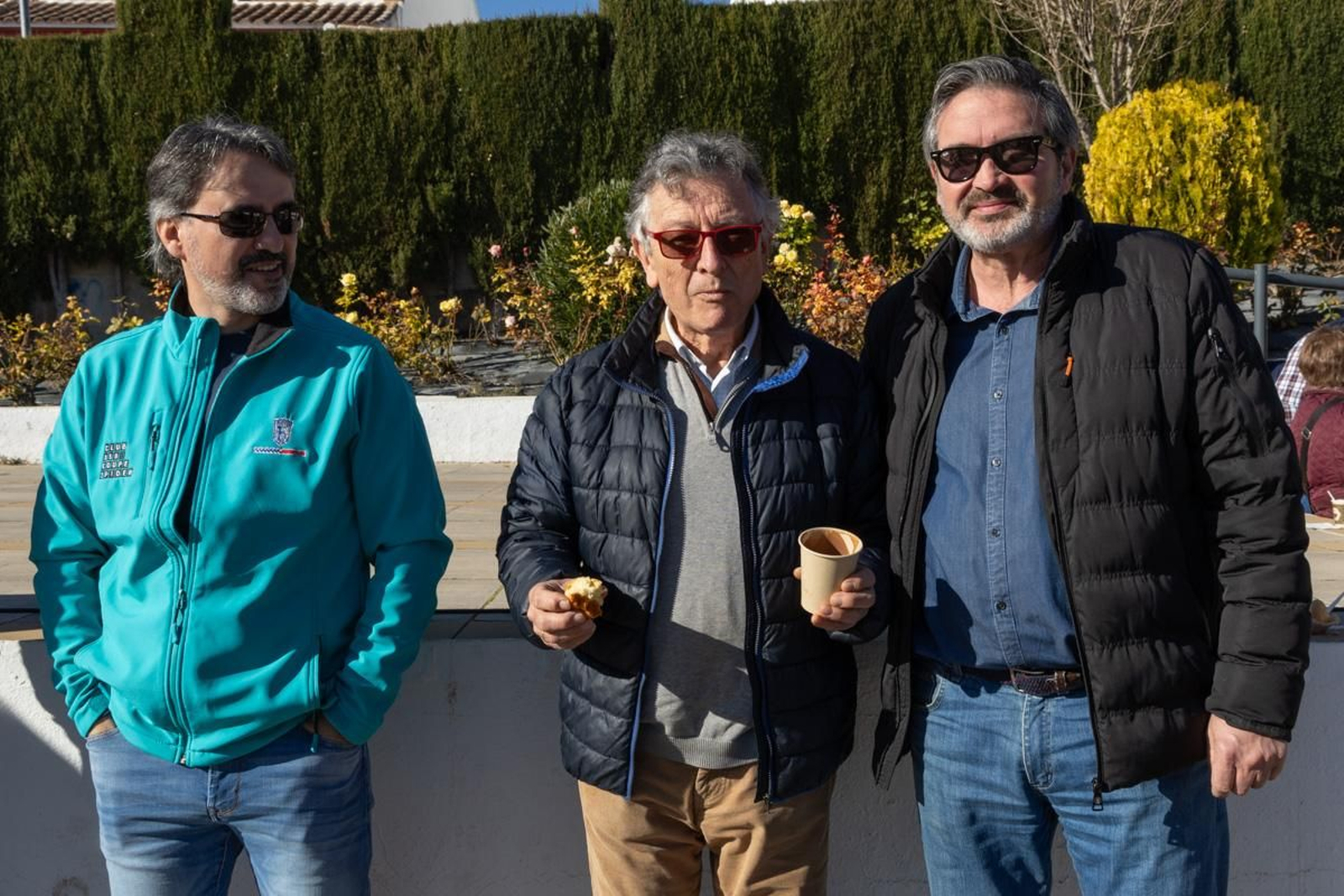 Chocolatada solidaria, caravana de coches, campanadas infantiles y juegos para los más pequeños en Monte Lope Álvarez