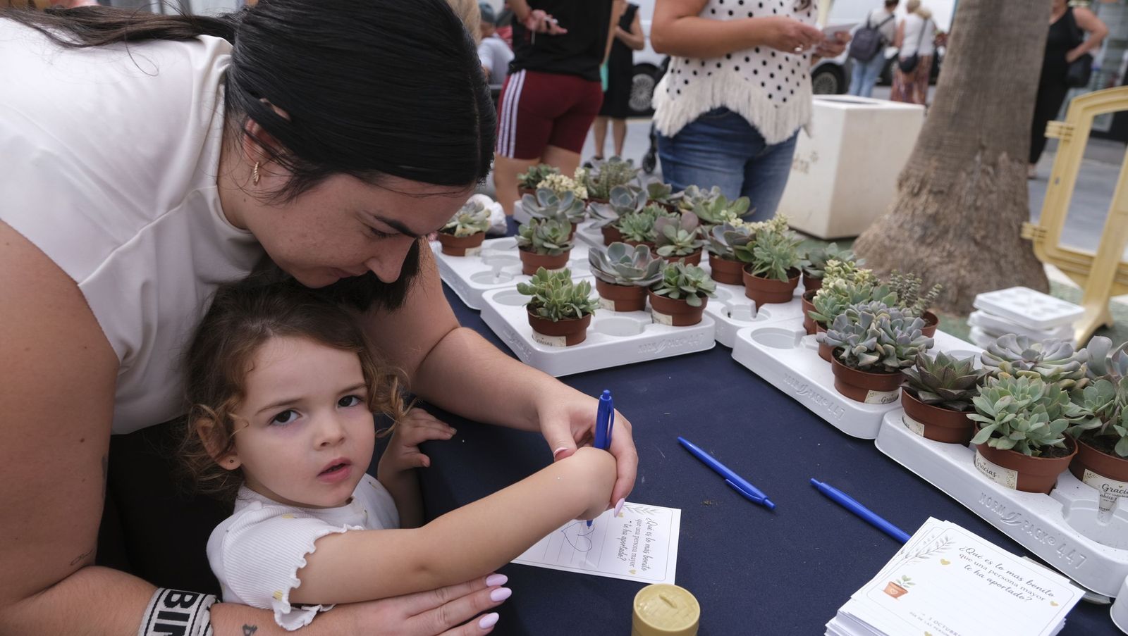 El Día de las Personas de Edad en Adra, organizado por el Ayuntamiento y Clece, en imágenes