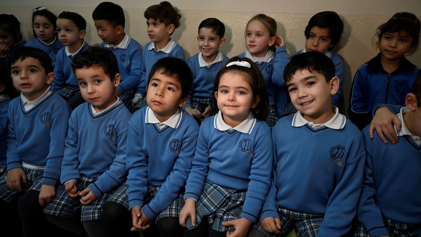 Alumnos del colegio La Milagrosa, en la presentación del cartel de la Marcha contra el cáncer infantil.