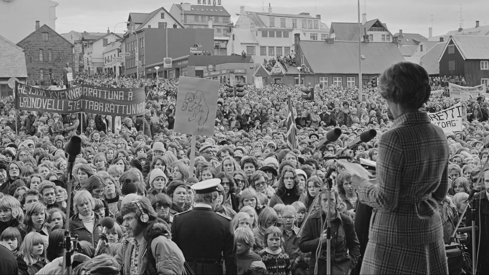 La huelga de mujeres en Islandia, con la manifestación en Reikiavik, en octubre de 1975