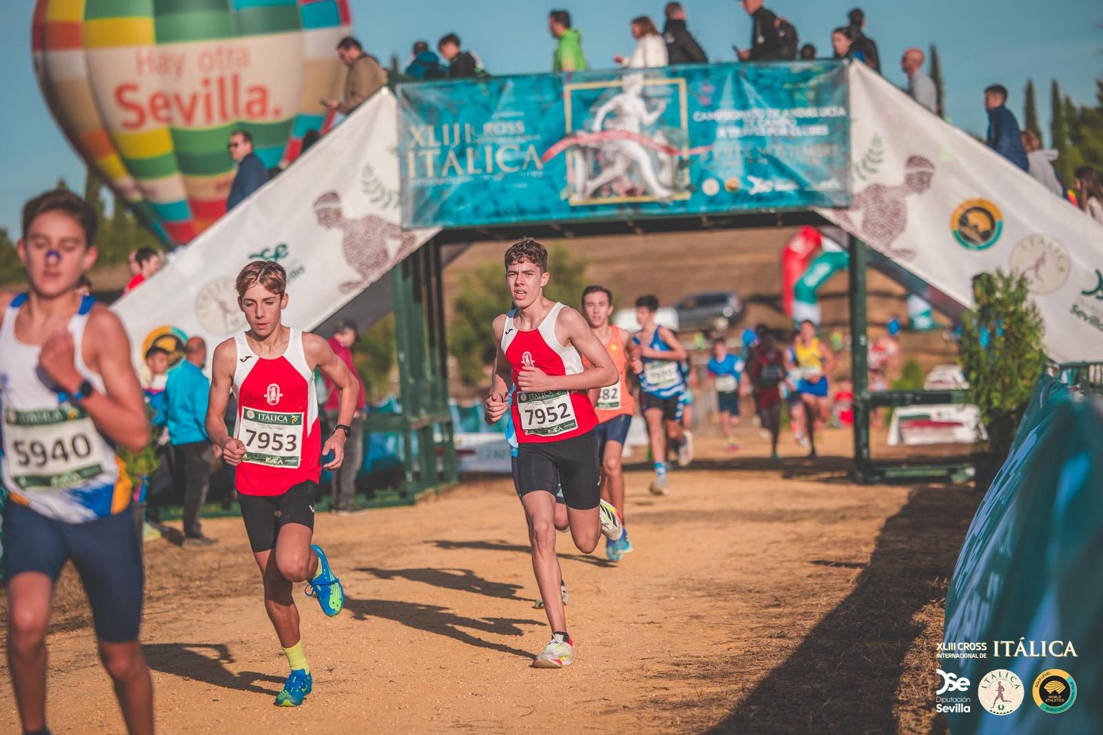 Búscate en las fotos del Cross de Itálica 2025 | 7
