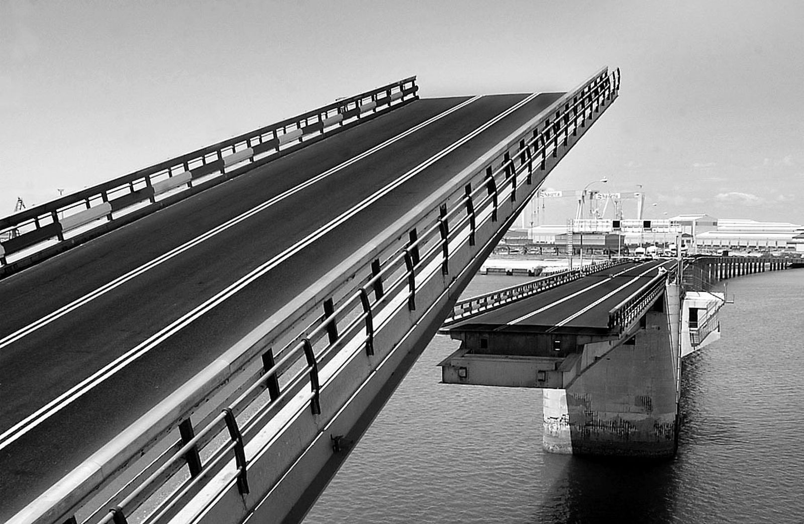 Apertura del puente Carranza en una imagen de archivo.