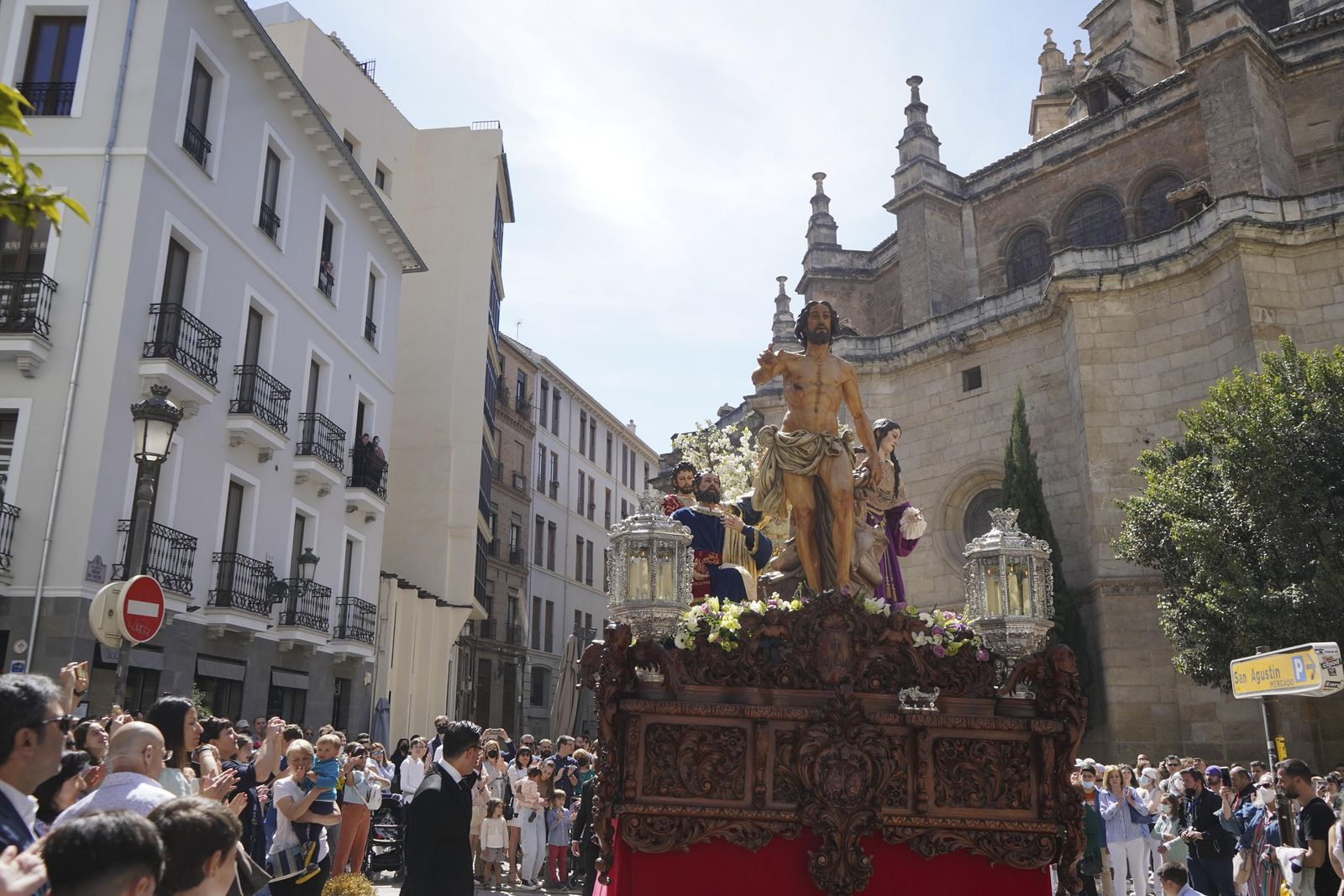 Imágenes del Domingo Santo en Granada