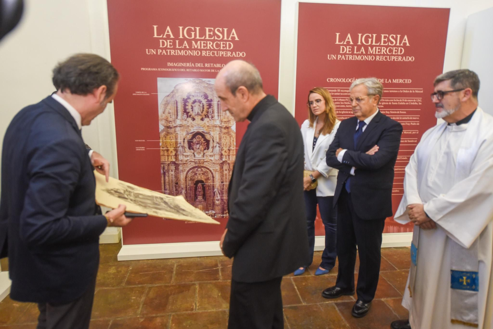 La bendición del retablo de la iglesia de la Merced de Córdoba tras su recuperación, en imágenes