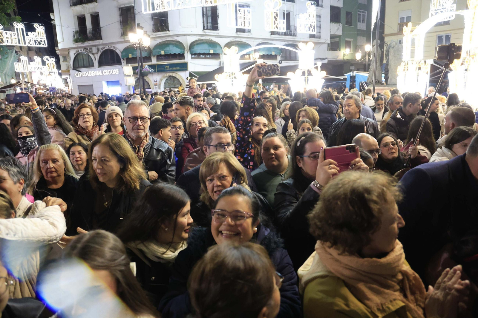 Fotos del encendido del alumbrado navideño en La Línea