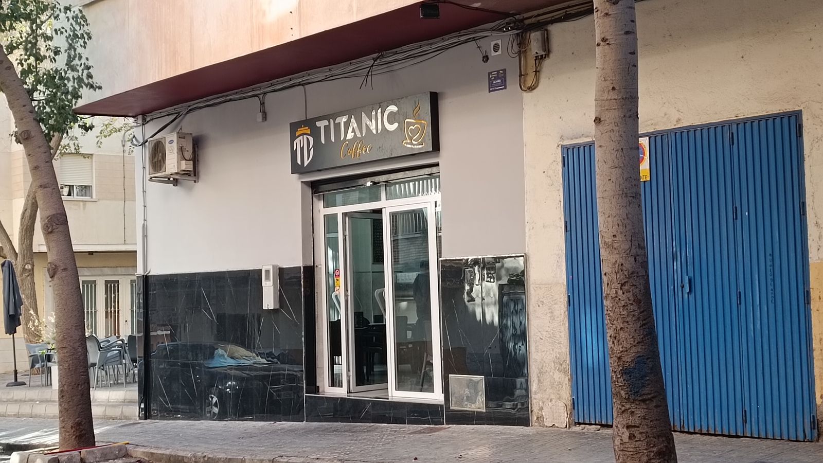 Bar Titanic, en la calle Las Negras de Almería.