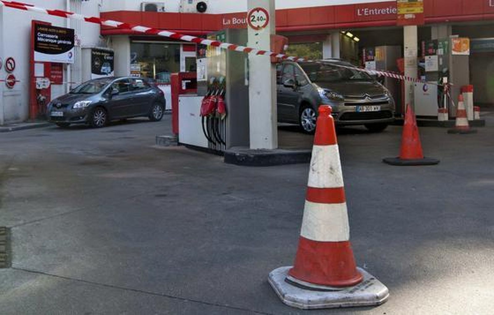 Los franceses se echan a la calle para que Sarkozy no eleve la edad de jubilación.  Foto: EFE