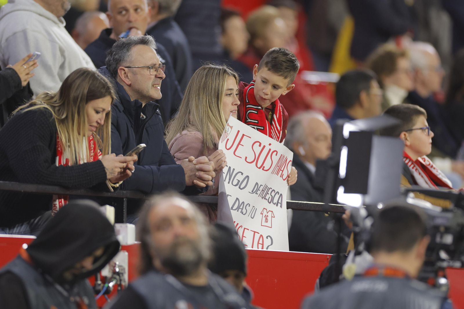 Búscate en las fotos del SEVILLA FC-PSV EINDHOVEN