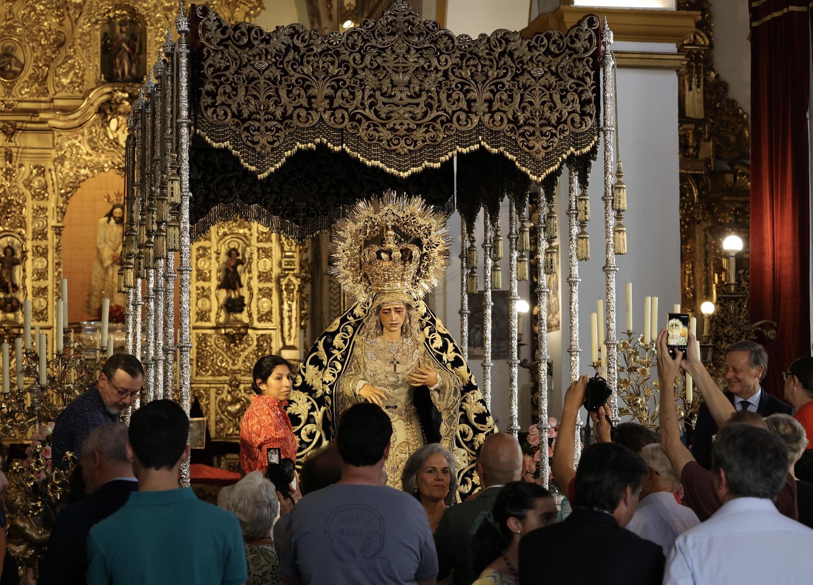Besamanos de la Virgen de la Amargura