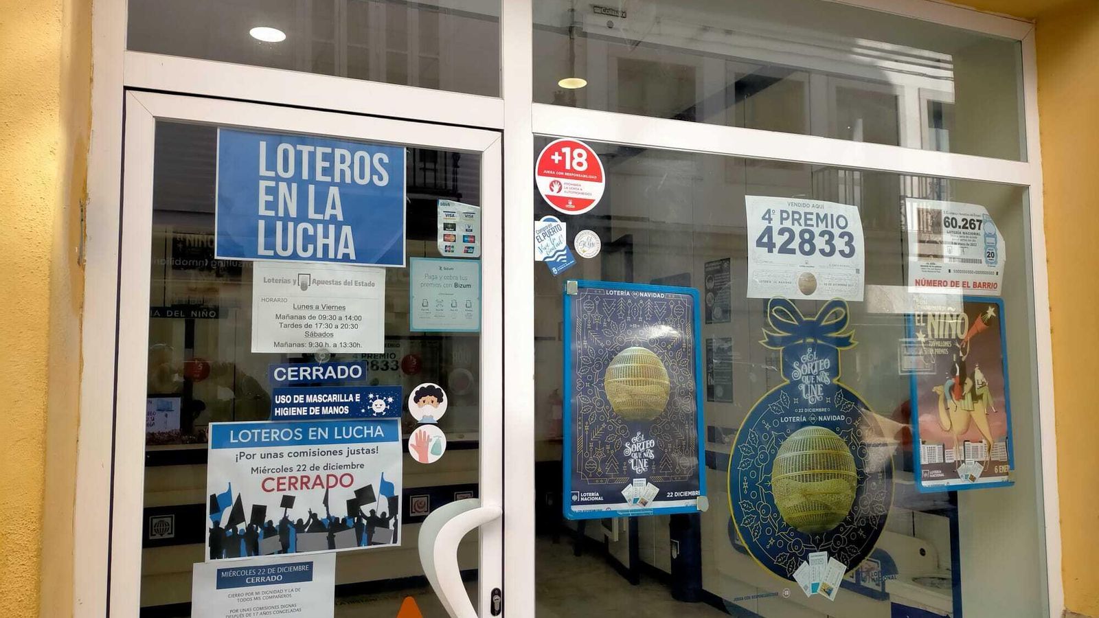 La administración de Loterías número 6 de El Puerto, cerrada por la huelga de loteros