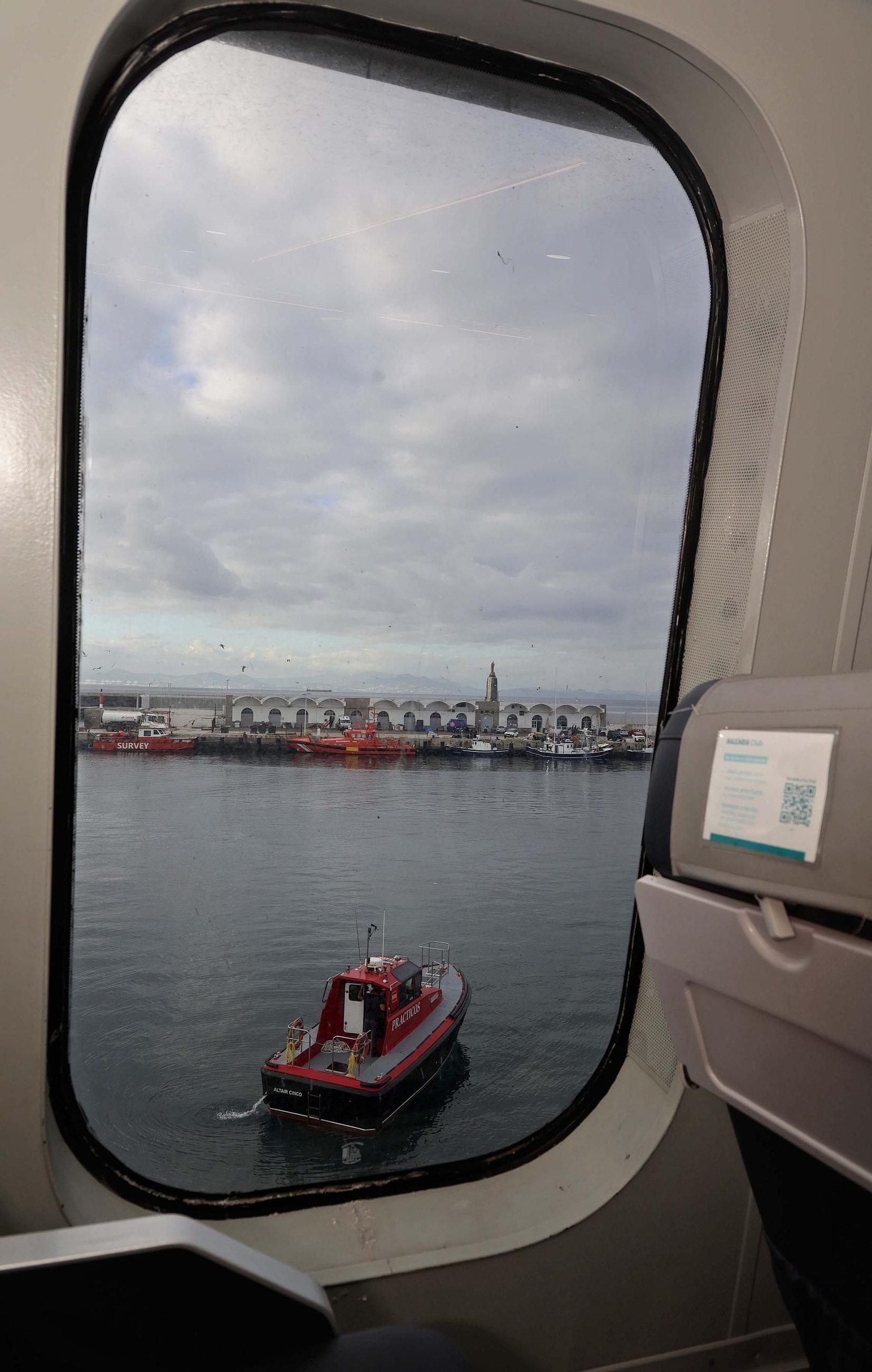 Así fue el primer viaje del 'Avemar Dos' entre Tarifa y Tánger con Baleària, en imágenes