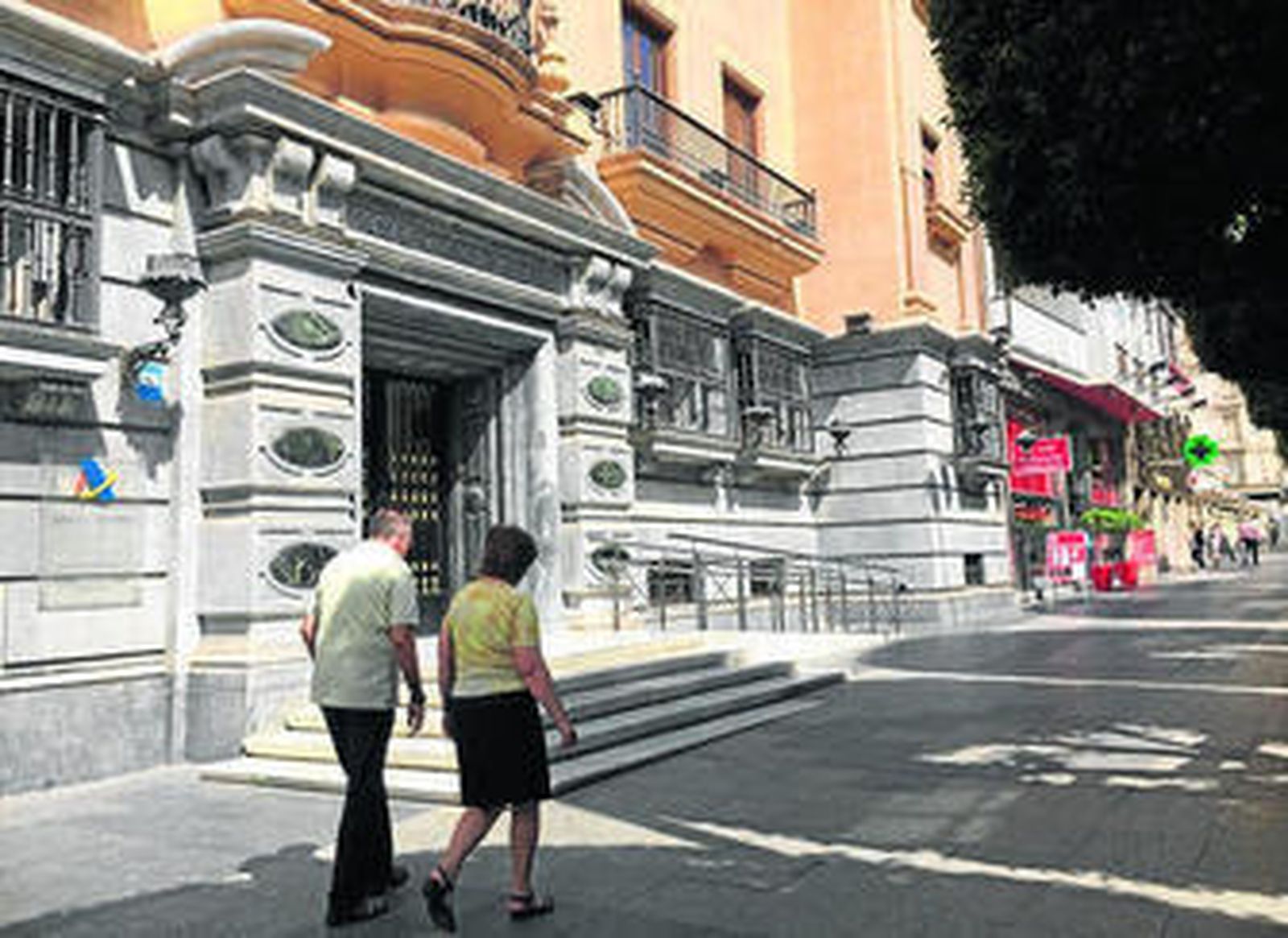 Sede de la Agencia Tributaria en la capital almeriense.