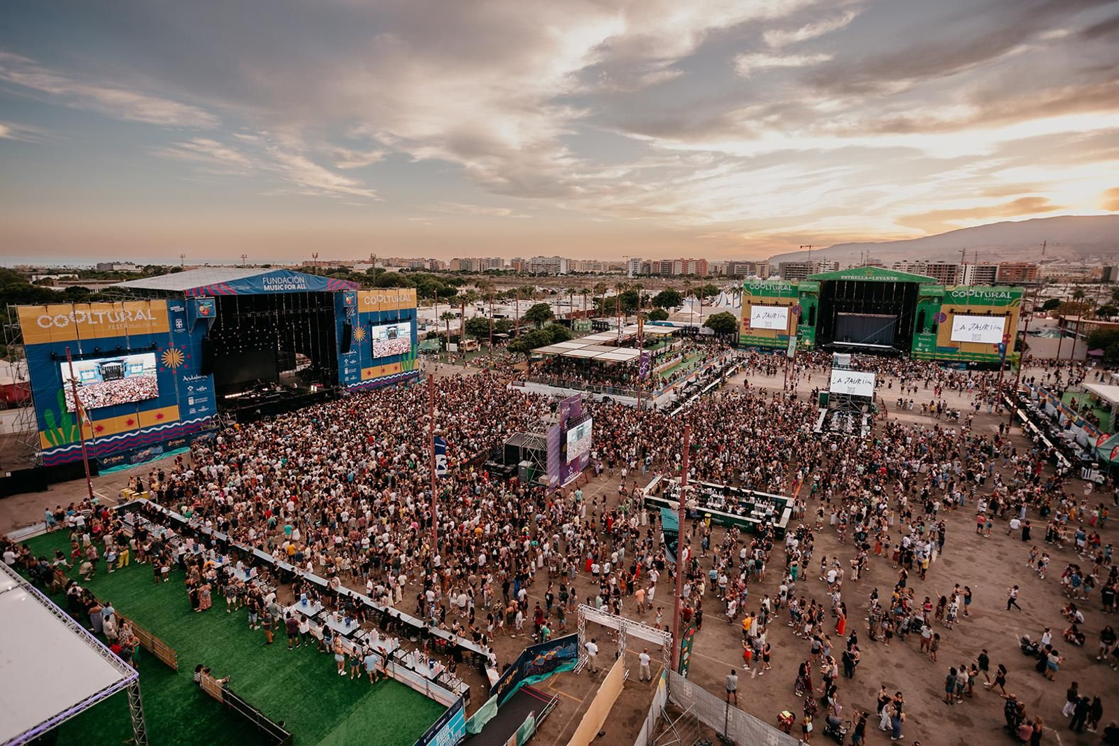 Ambientazo en una nueva jornada del Cooltural Fest en Almería.