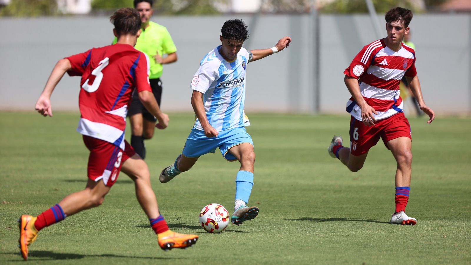 Las fotos del histórico primer partido oficial en La Academia del Málaga CF