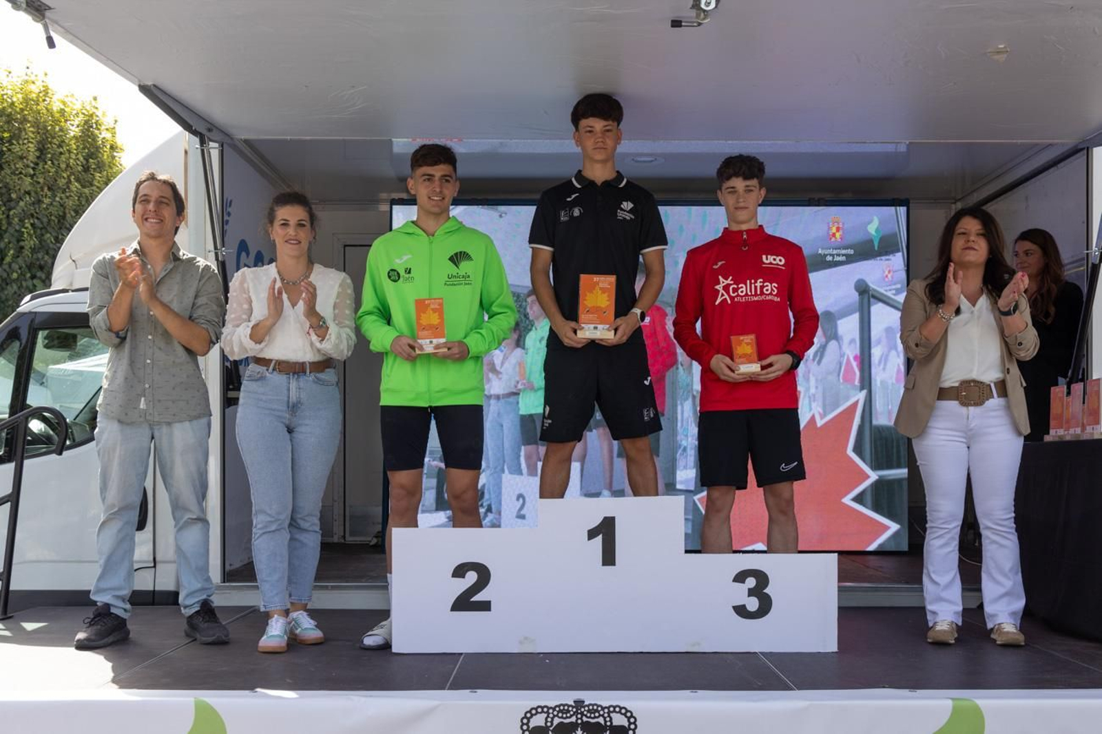 Ignacio Fontes y Marta Serrano reinan en la XXXVII Milla Urbana Internacional de Otoño 'Manuel Pancorbo'