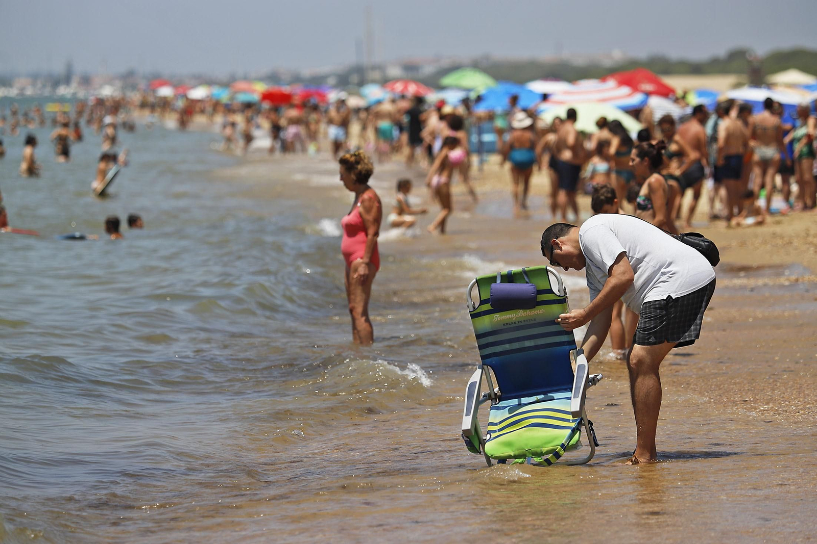 Ambiente en las playas de Huelva en el domingo 2 de julio