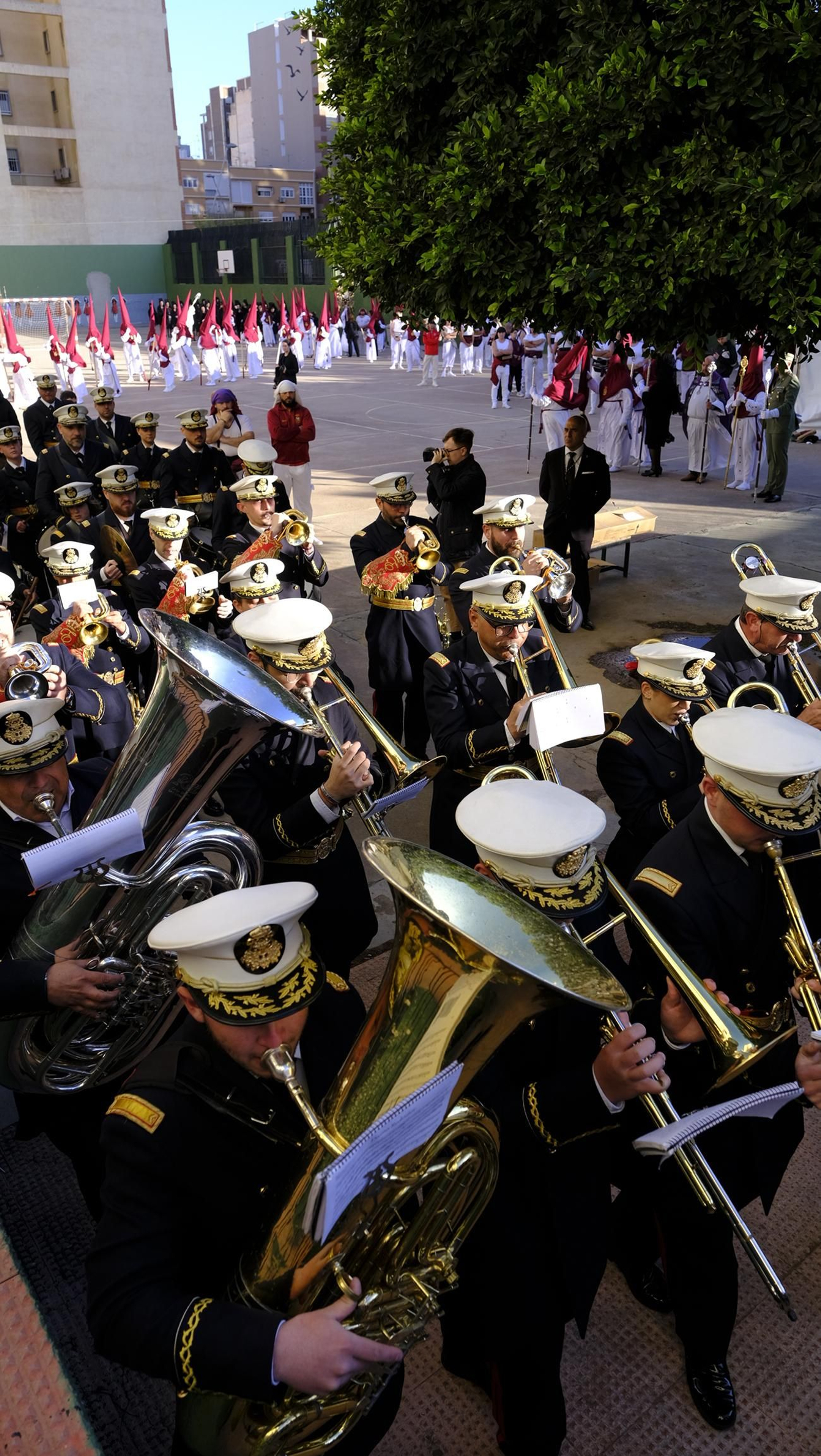 Coronación desaría al viento en su estación de Penitencia