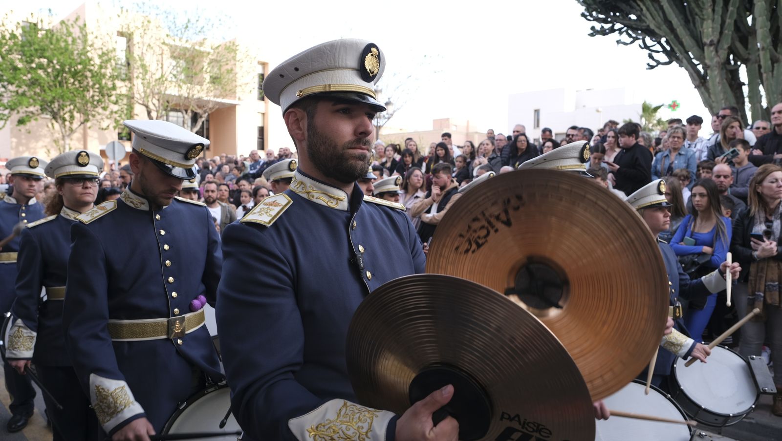 La procesión del Encuentro por las calles de Almería, en imágenes