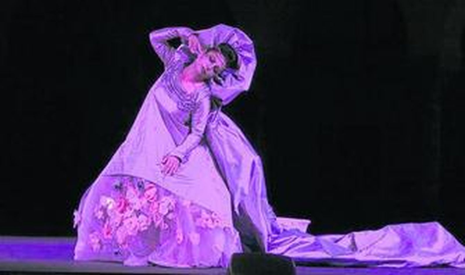 Eva Yerbabuena vestida como Santa Casilda por Elio Berhanyer.