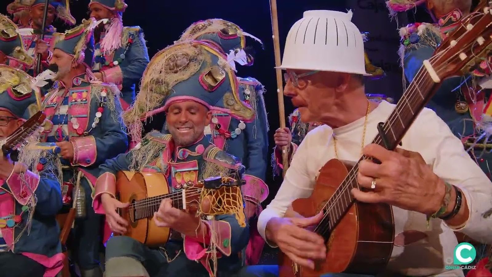 Coro, Los mentirosos - Preliminares