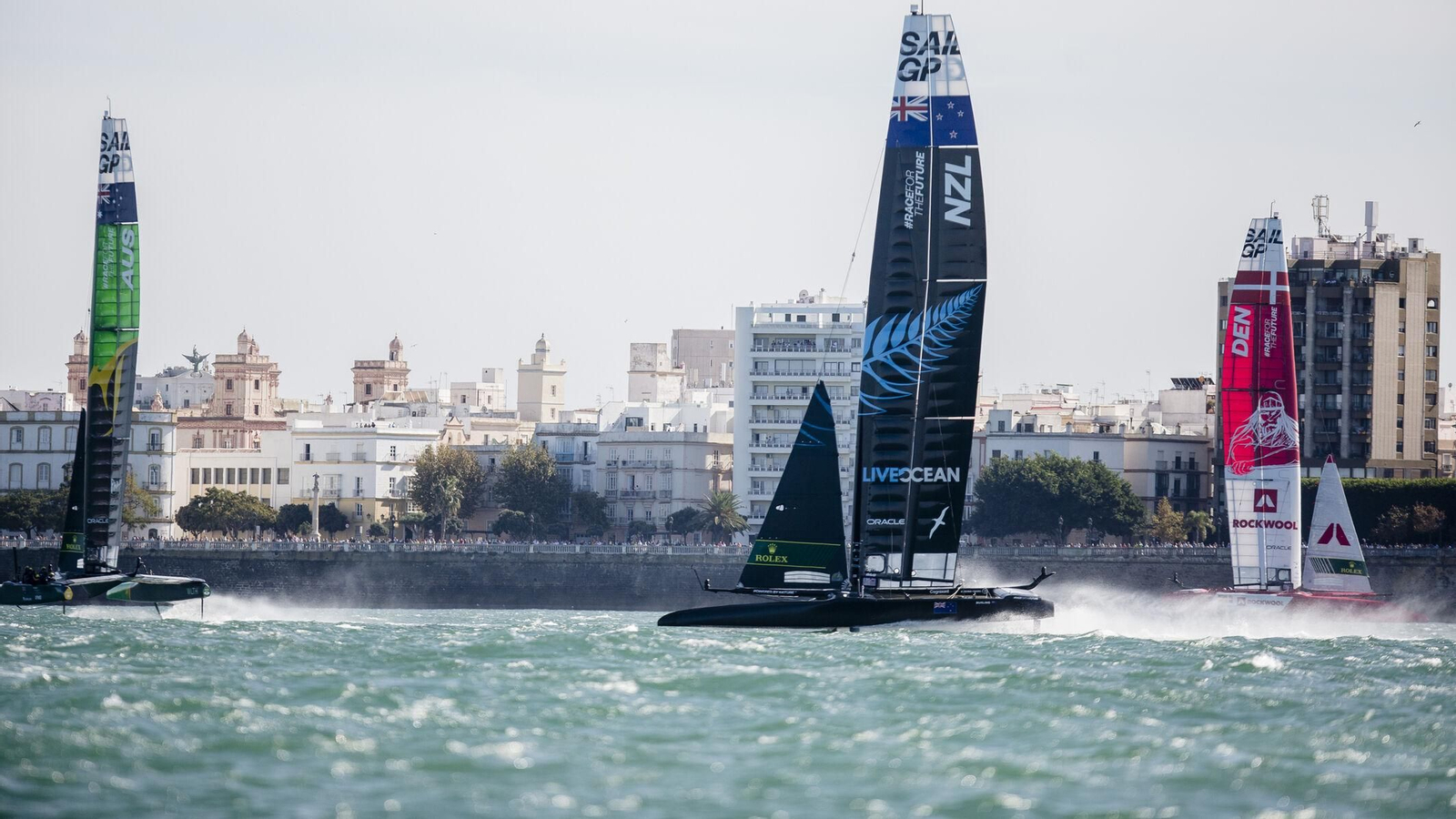 Juan Marín destaca que la SailGP en Cádiz ha difundido el destino de Andalucía