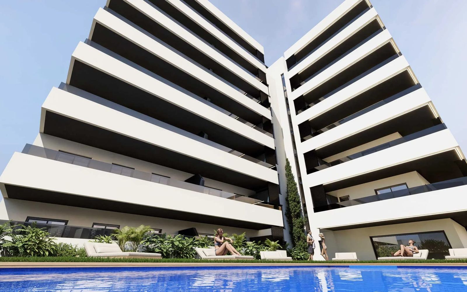 Fachada Sureste del residencial Francisco Gallardo de Ygabsa en Nueva Andalucía, Almería.