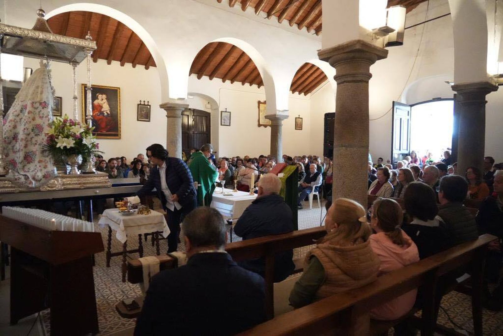 La Virgen de Luna sale en procesión en rogativa de lluvia, en fotografías