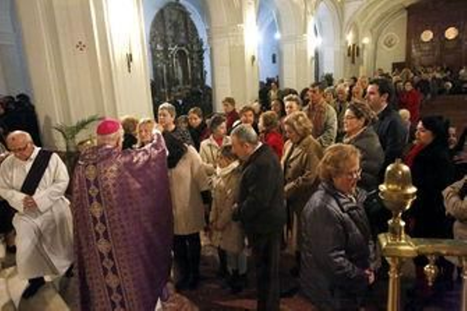 El obispo critica los egoísmos de la indiferencia hacia quienes están mal