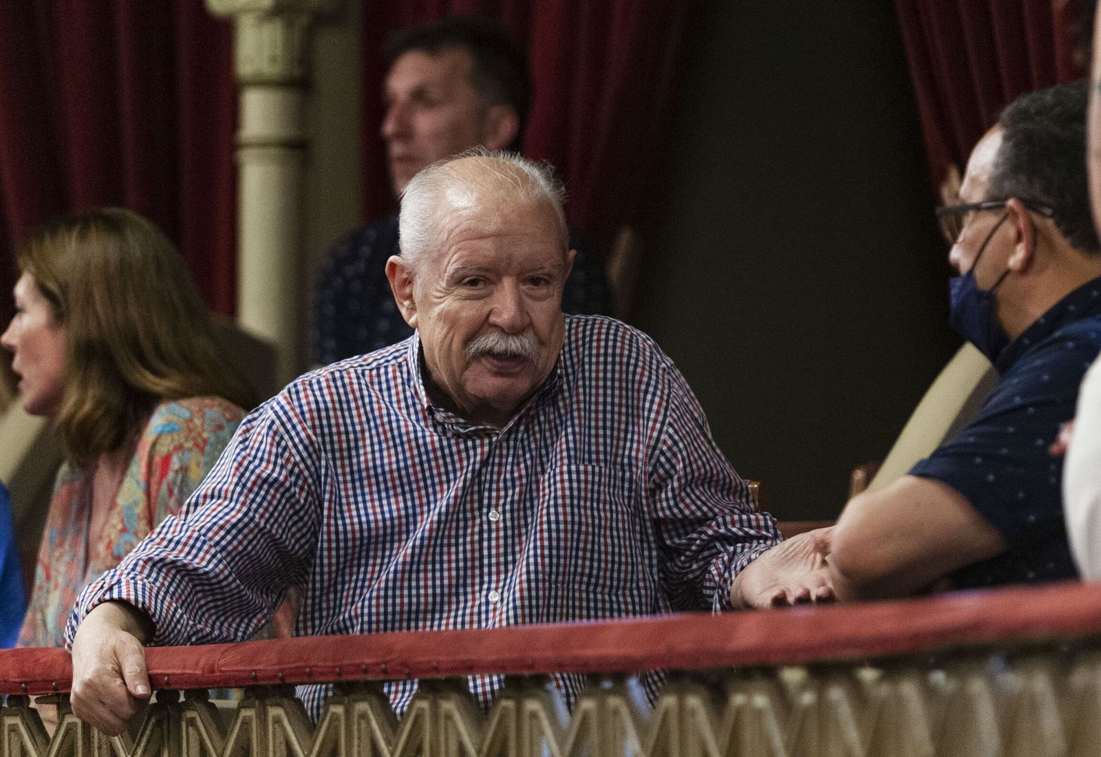 En el palco de Antifaces de Oro en el Falla.