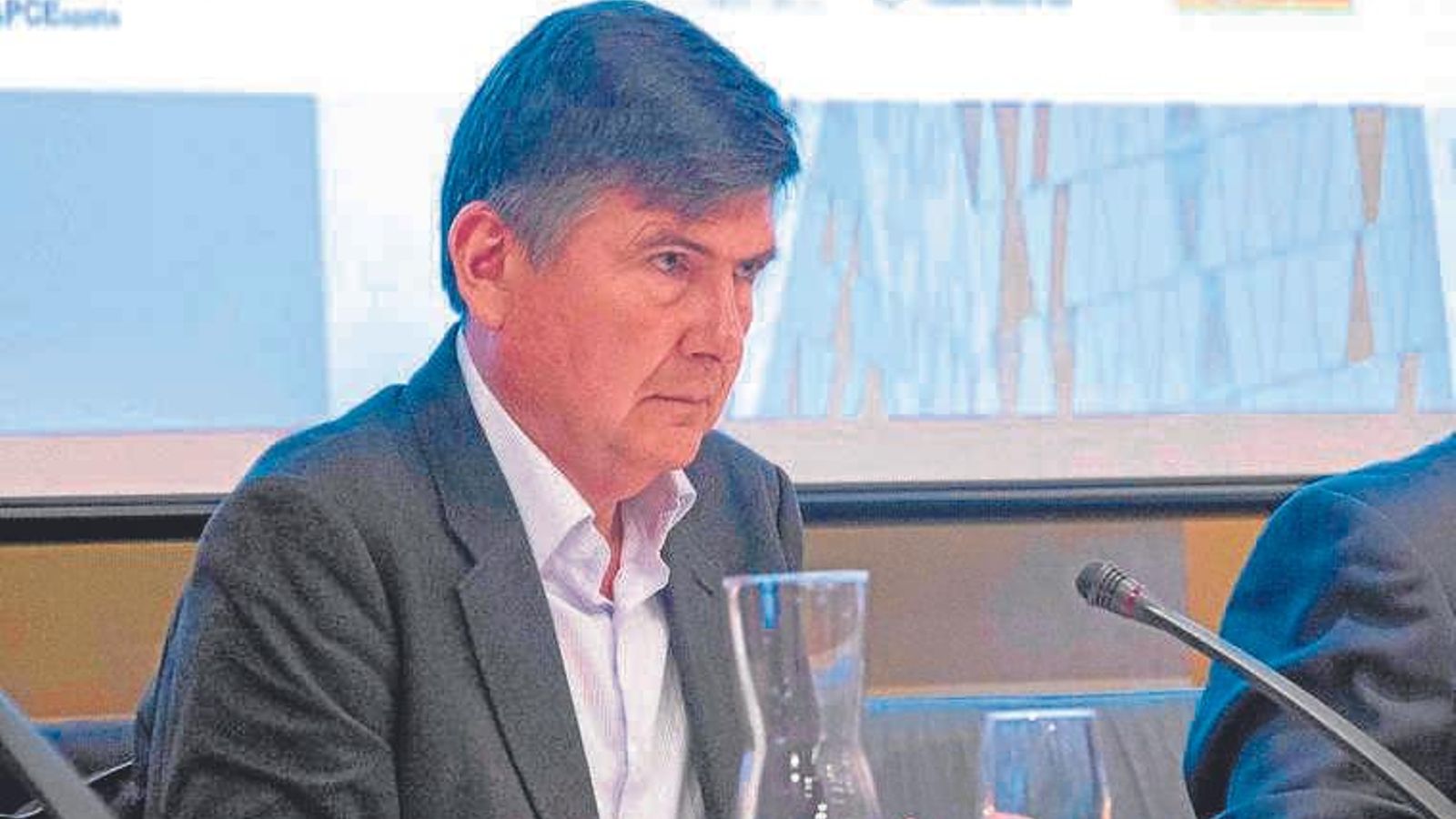 Manuel Pimentel, ex ministro de Trabajo y Asuntos Sociales en su ponencia.