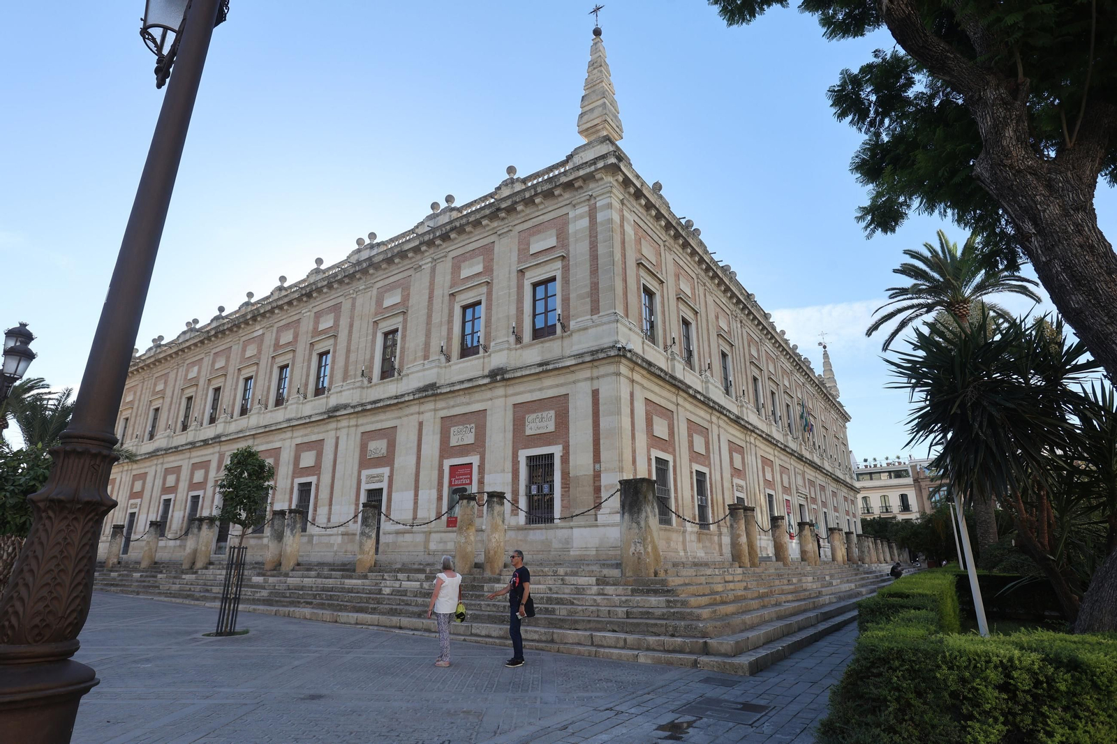El edificio de la Casa Lonja de mercaderes, actual Archivo General de Indias.