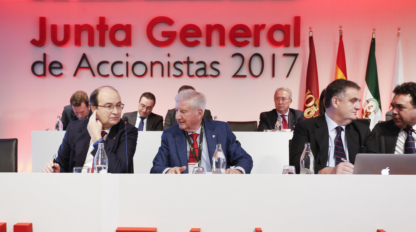 La Junta General del Accionistas del Sevilla FC, en imágenes
