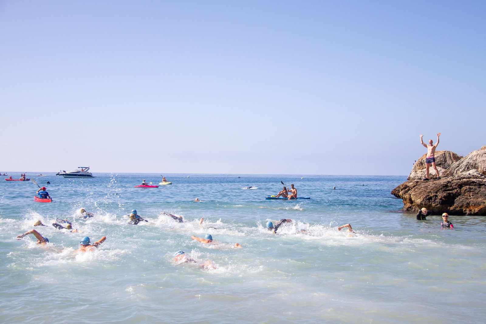 Así ha sido la XXI Travesía a Nado de la Bahía de La Herradura