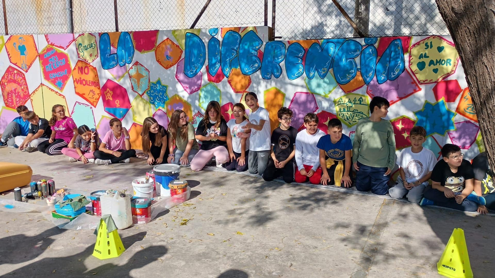 Fotos del mural por la inclusión del colegio Caetaria de Algeciras