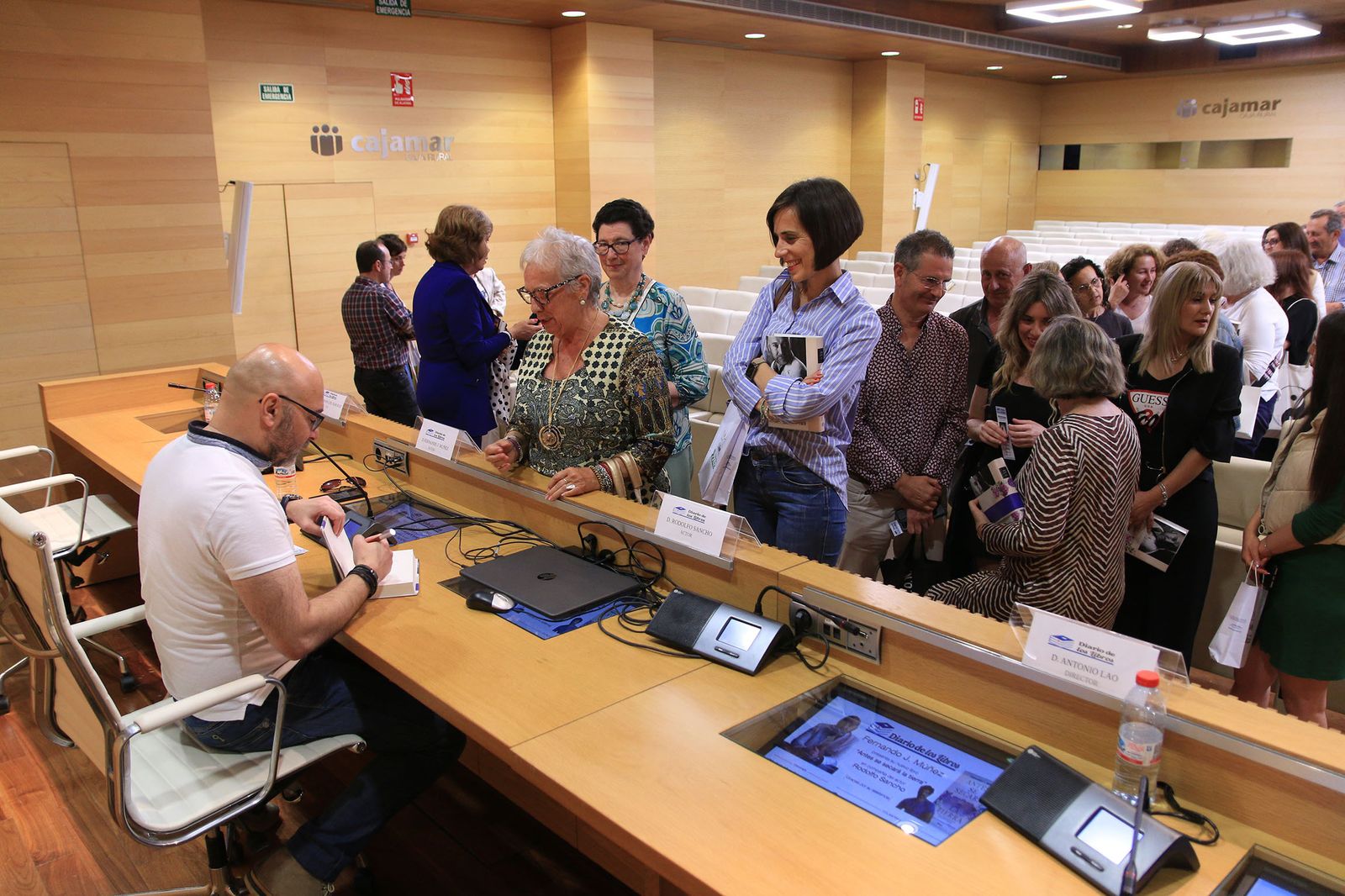 Diario de los Libros, con Fernando J. Múñez y su novela 'Antes se secará al tierra'